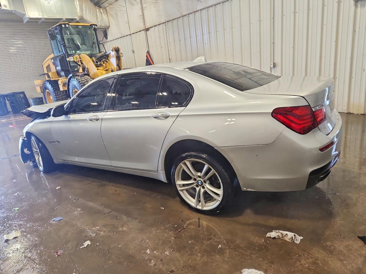 2013 BMW 740 I - zdjęcie 2