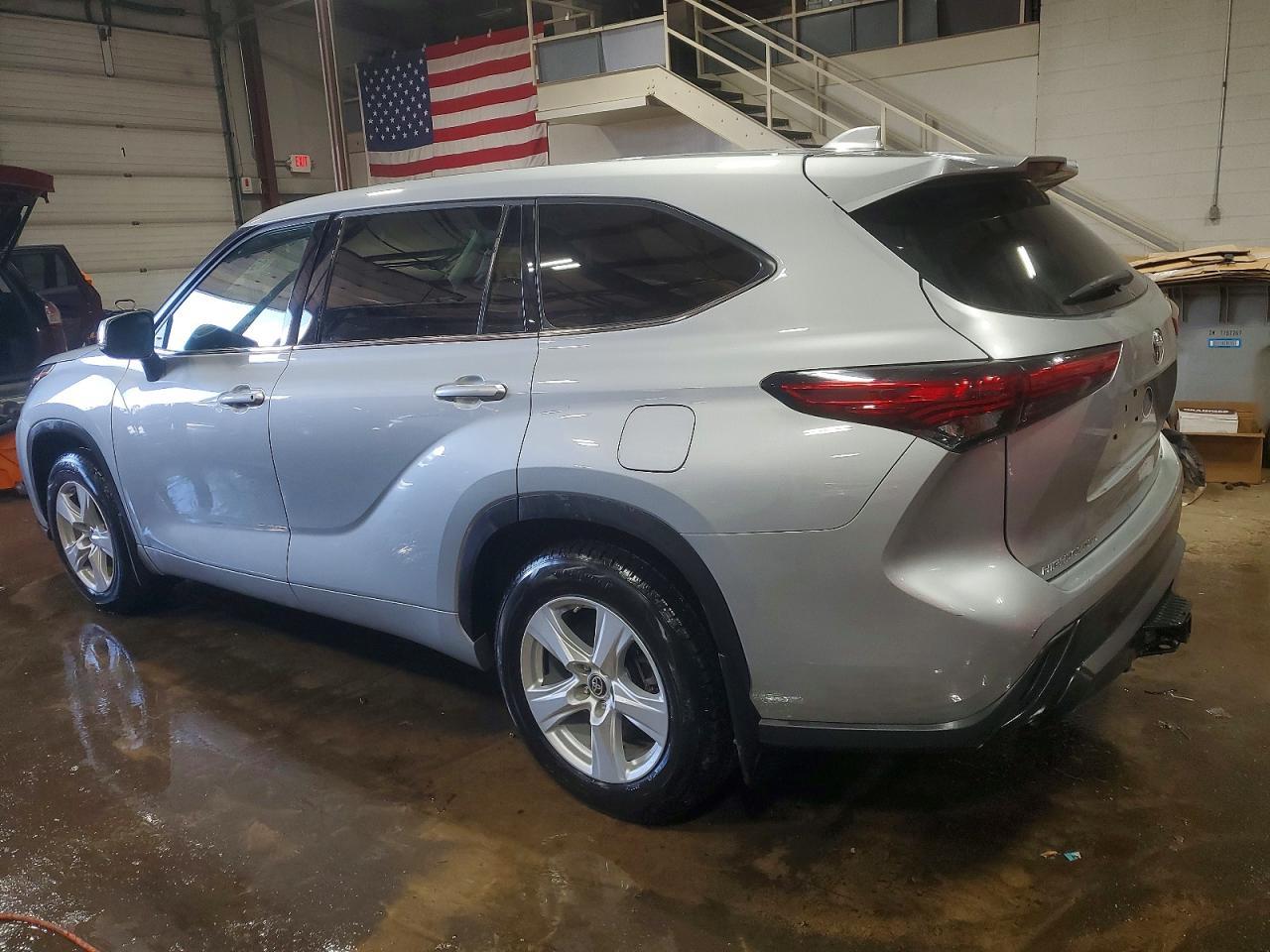 2021 Toyota Highlander L - zdjęcie 2