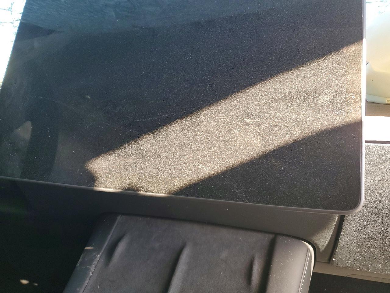 2024 Tesla Model Y - zdjęcie 9