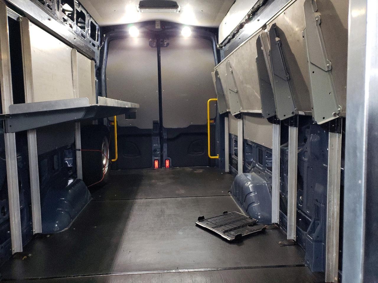 2020 Ford Transit T-250 - zdjęcie 10