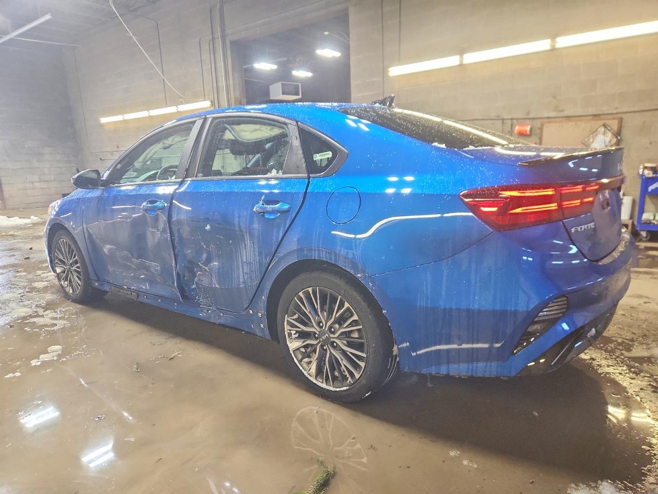 2023 Kia Forte Gt Line - zdjęcie 2