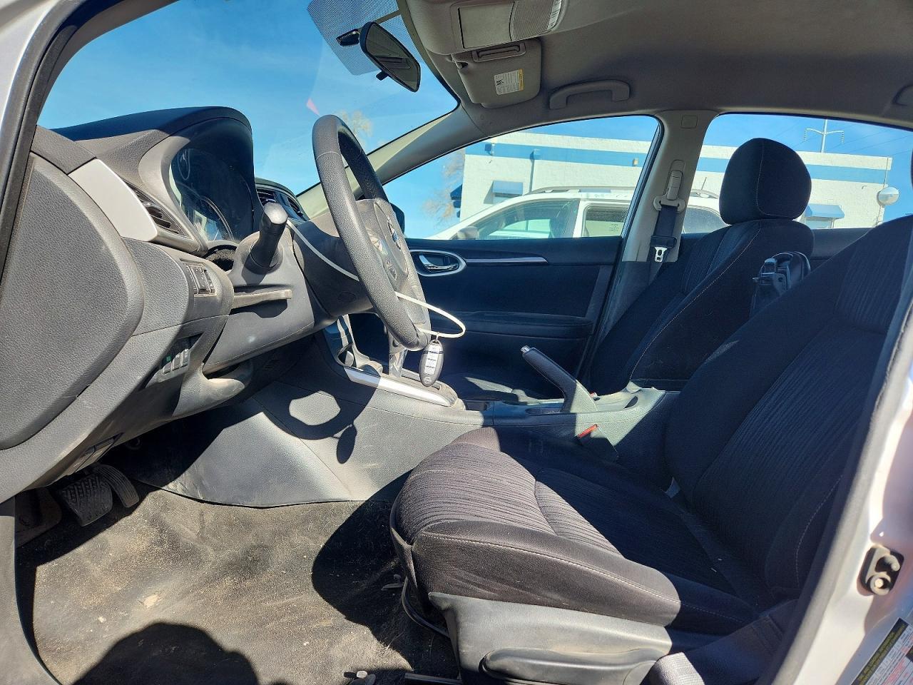 2017 Nissan Sentra S - zdjęcie 7