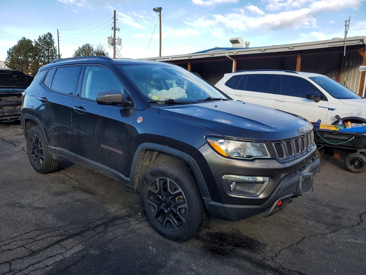 2020 Jeep Compass Trailhawk - zdjęcie 4