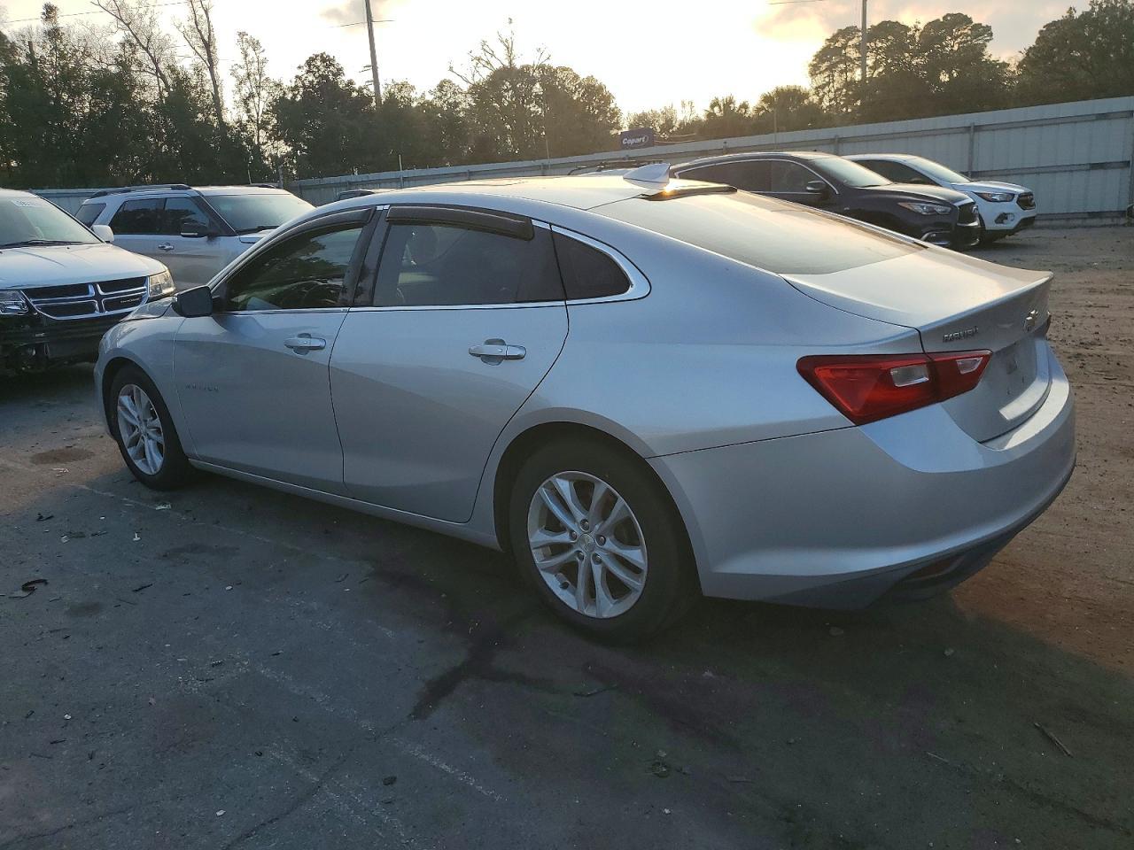 2018 Chevrolet Malibu Lt - zdjęcie 2