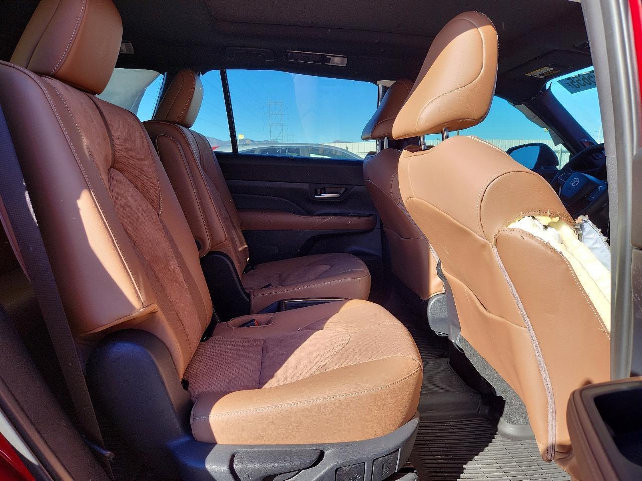 2026 Toyota Grand Highlander Limited - zdjęcie 11