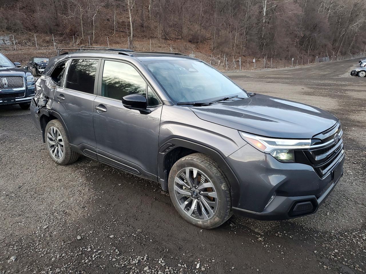 2025 Subaru Forester Touring - zdjęcie 4