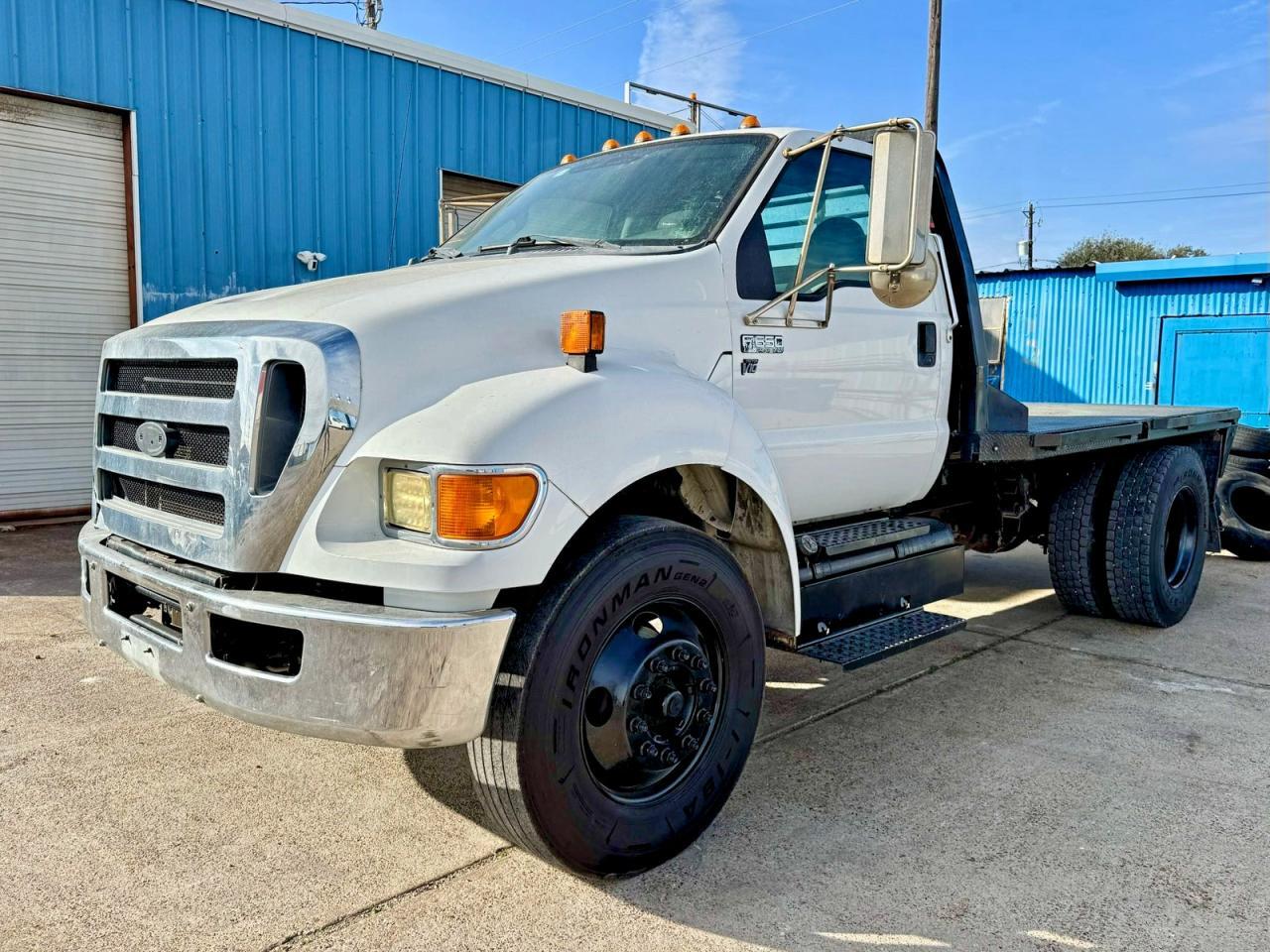 2013 Ford F650 Super Duty - zdjęcie 2