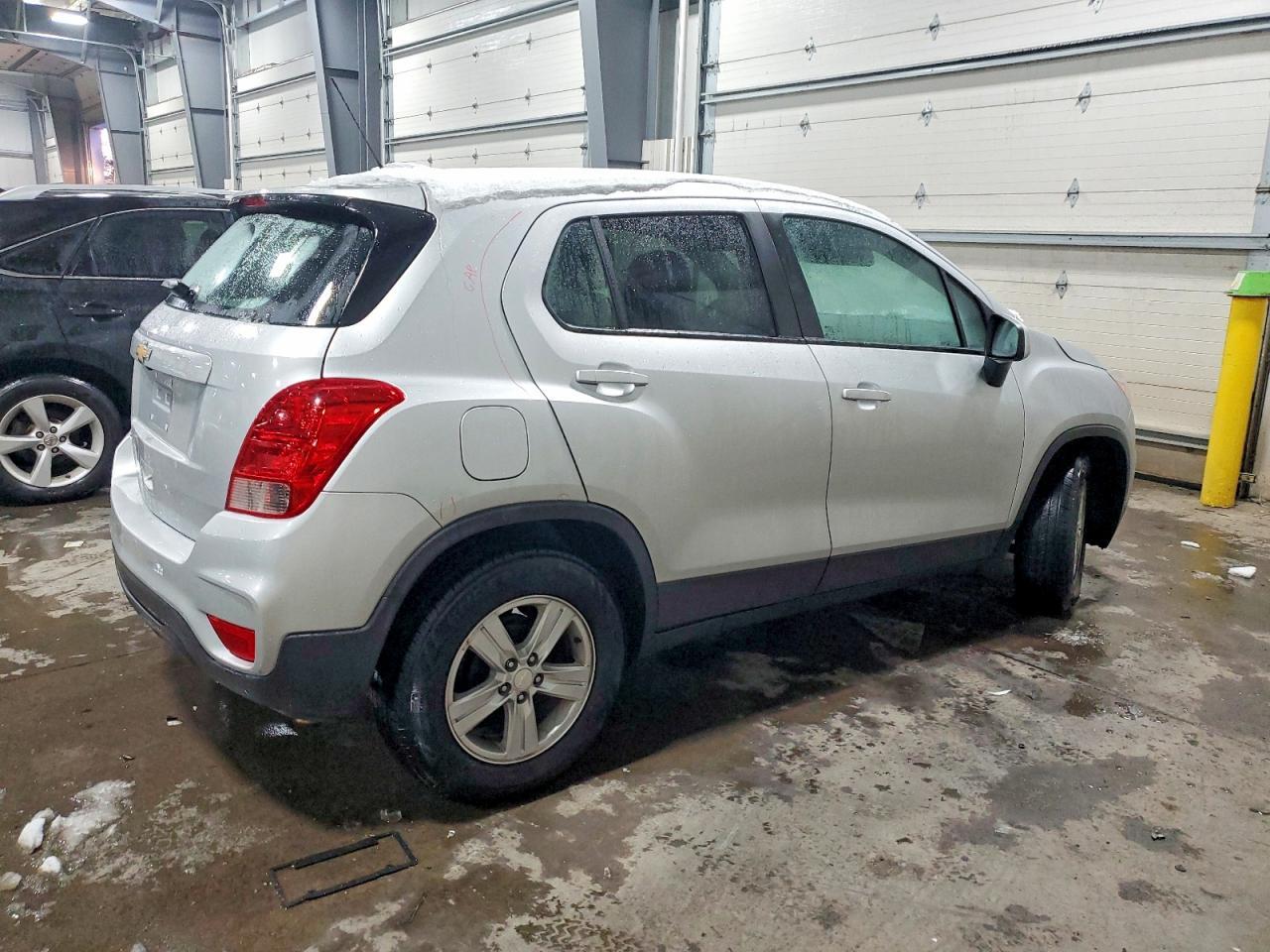 2020 Chevrolet Trax Ls - zdjęcie 3