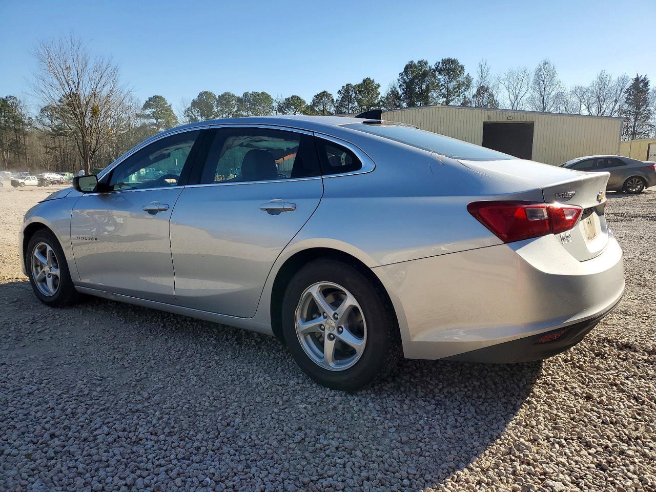 2016 Chevrolet Malibu Ls - zdjęcie 2