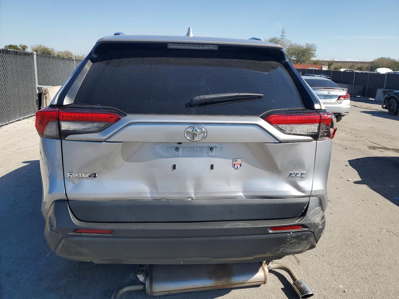 2024 Toyota Rav4 Xle - zdjęcie 6