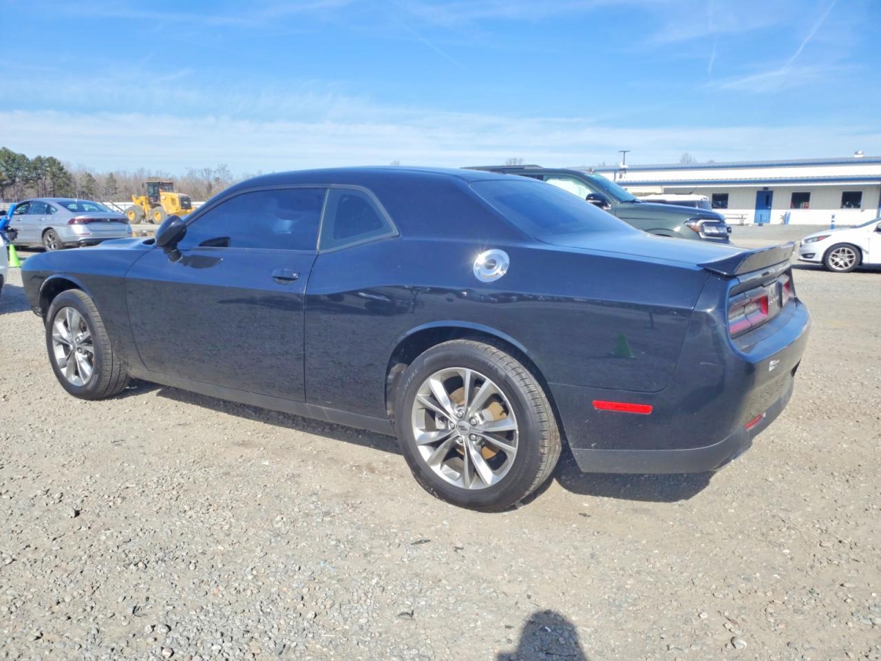 2021 Dodge Challenger - zdjęcie 2