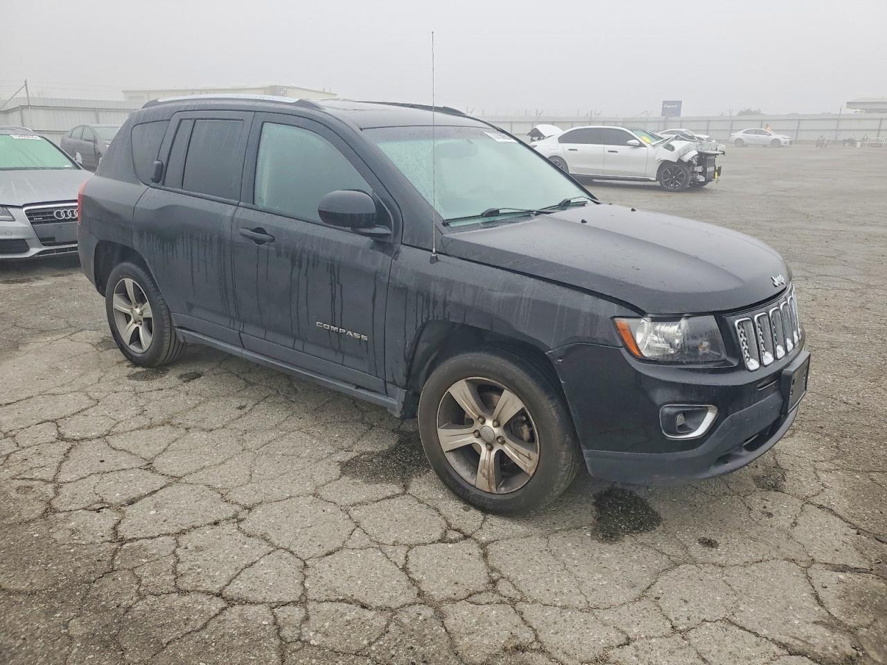 2016 Jeep Compass Latitude - zdjęcie 4