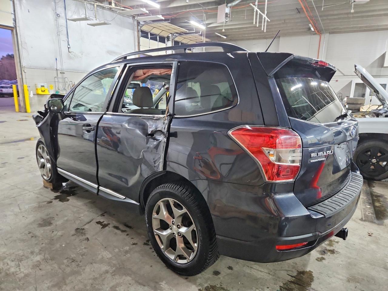 2015 Subaru Forester 2.5I Touring - zdjęcie 2
