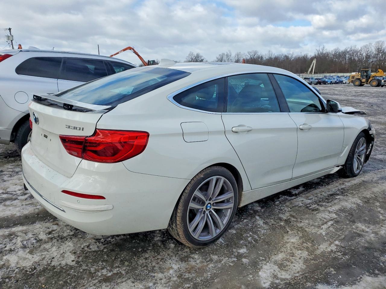 2018 BMW 330 Xigt - zdjęcie 3