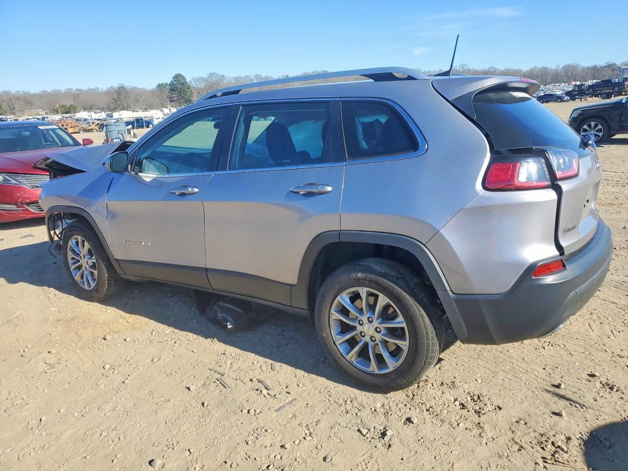 2019 Jeep Cherokee Latitude - zdjęcie 2