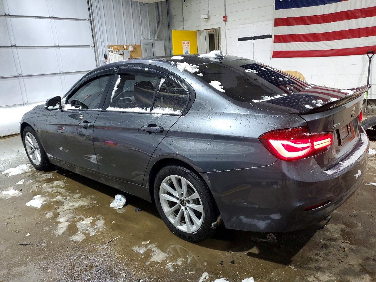 2018 BMW 320 Xi - zdjęcie 2