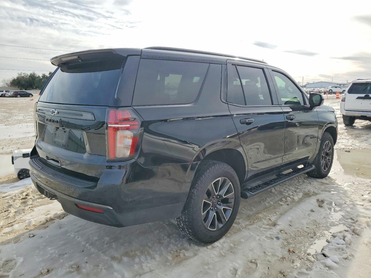 2021 Chevrolet Tahoe K1500 Z71 - zdjęcie 3