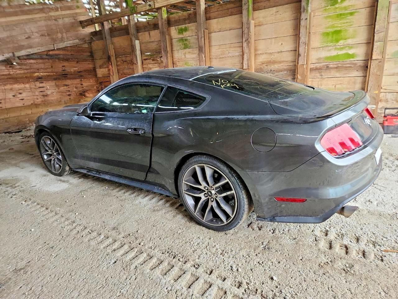 2017 Ford Mustang - zdjęcie 2
