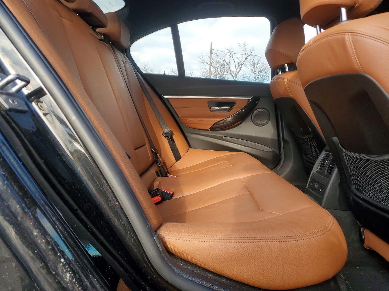 2017 BMW 330 Xi - zdjęcie 10