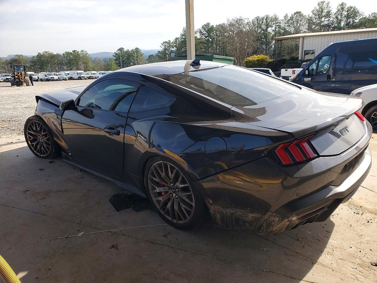 2024 Ford Mustang Gt - zdjęcie 2