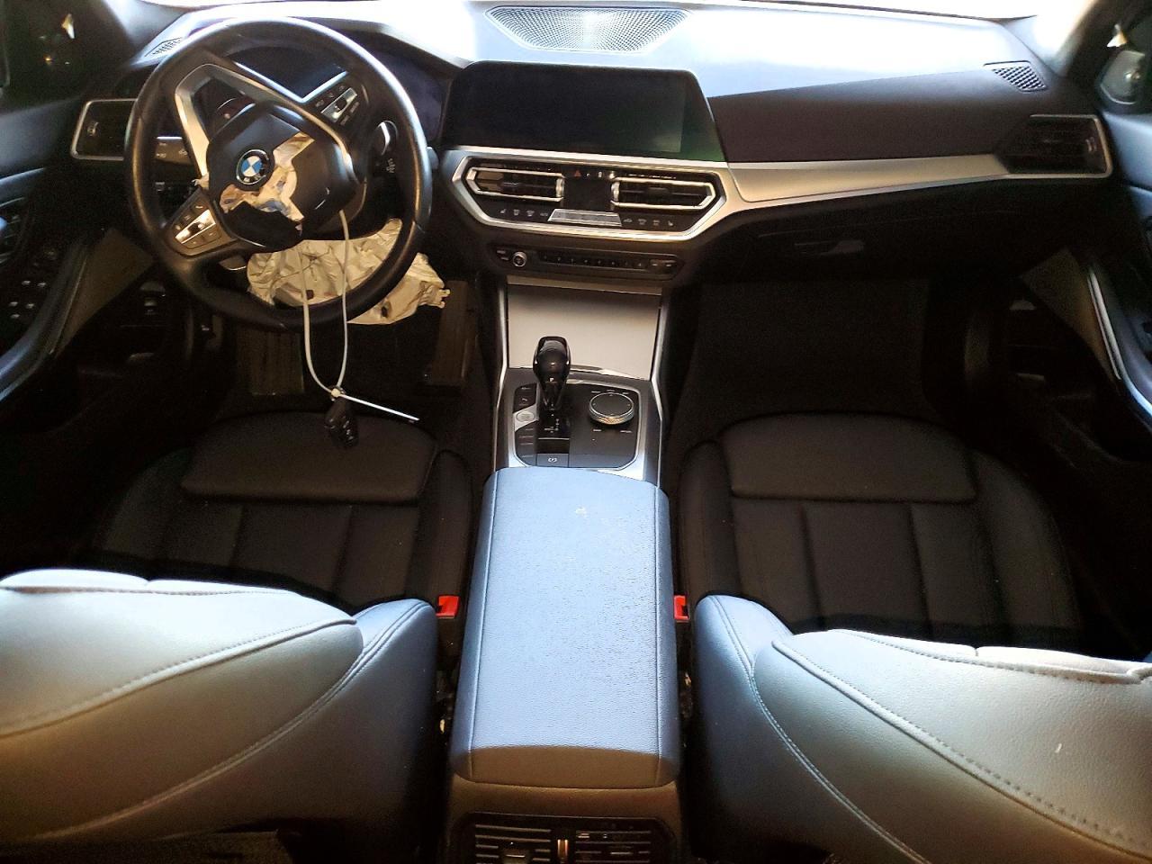 2021 BMW 330I - zdjęcie 8