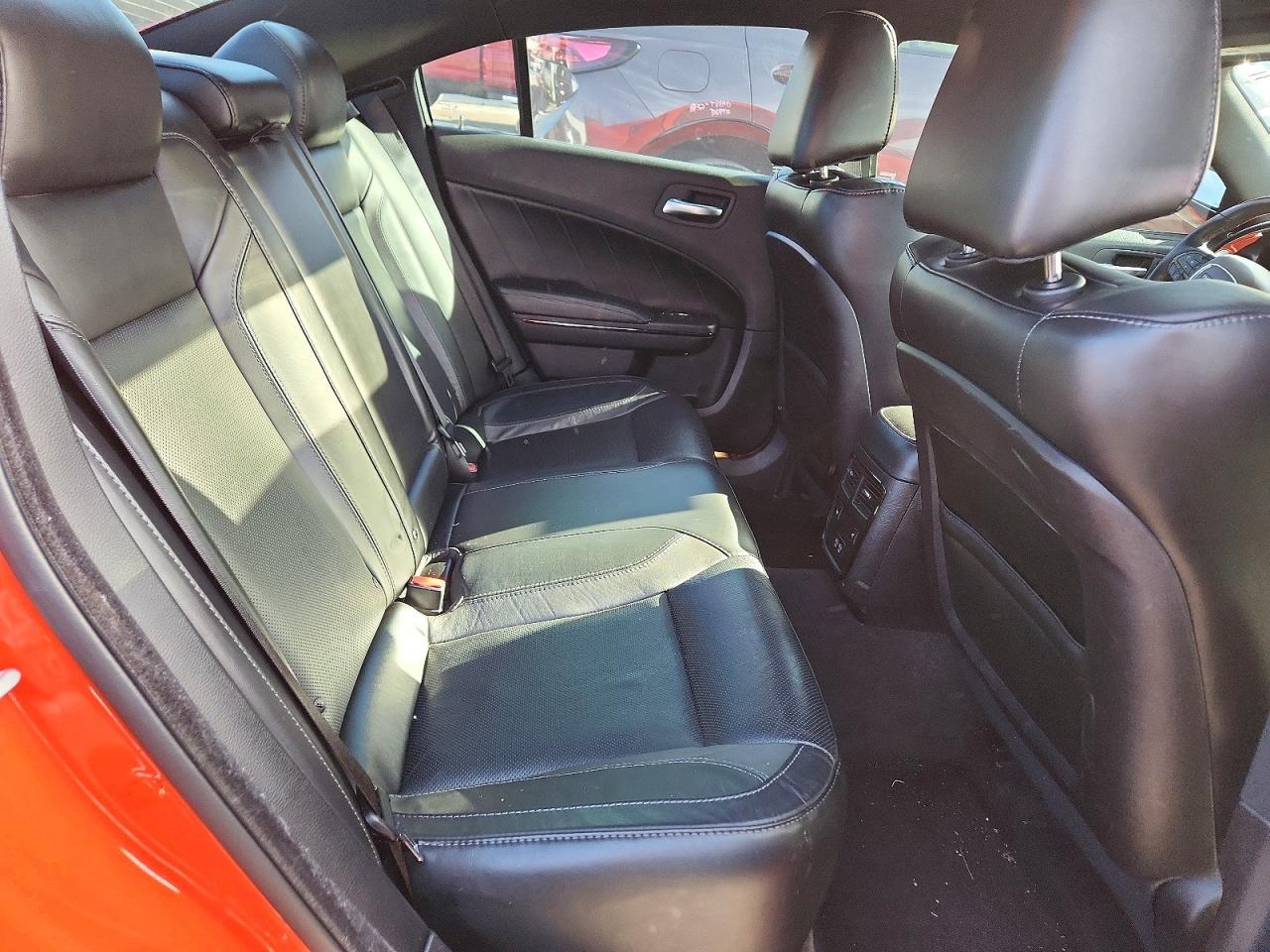 2016 Dodge Charger R/T - zdjęcie 10