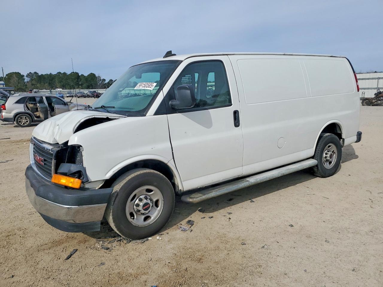 2019 GMC Savana G2500 - zdjęcie główne