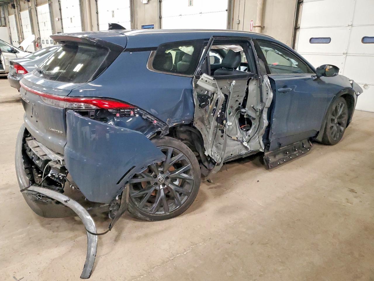 2025 Toyota Crown Signia Xle - zdjęcie 3