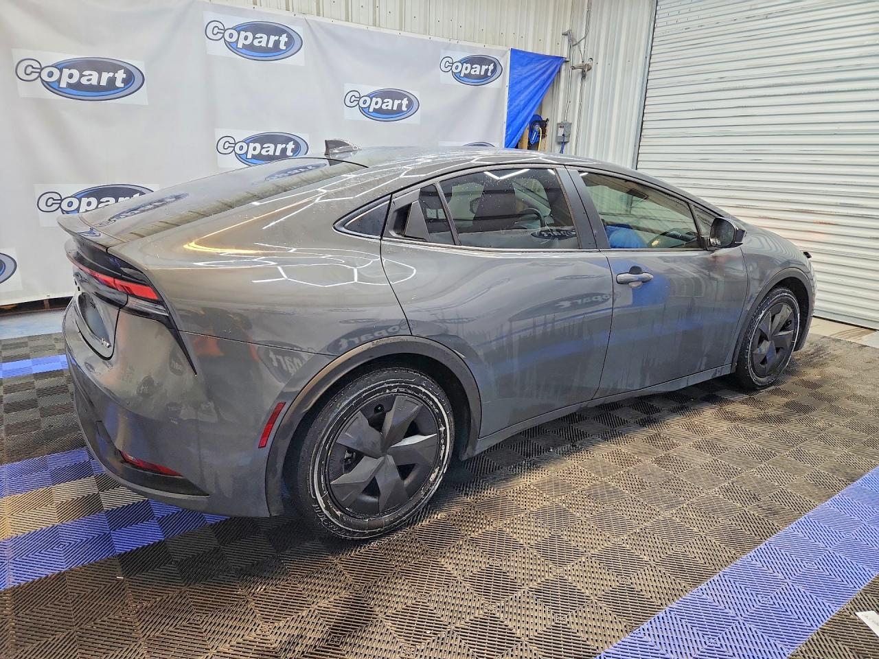 2024 Toyota Prius Le - zdjęcie 3