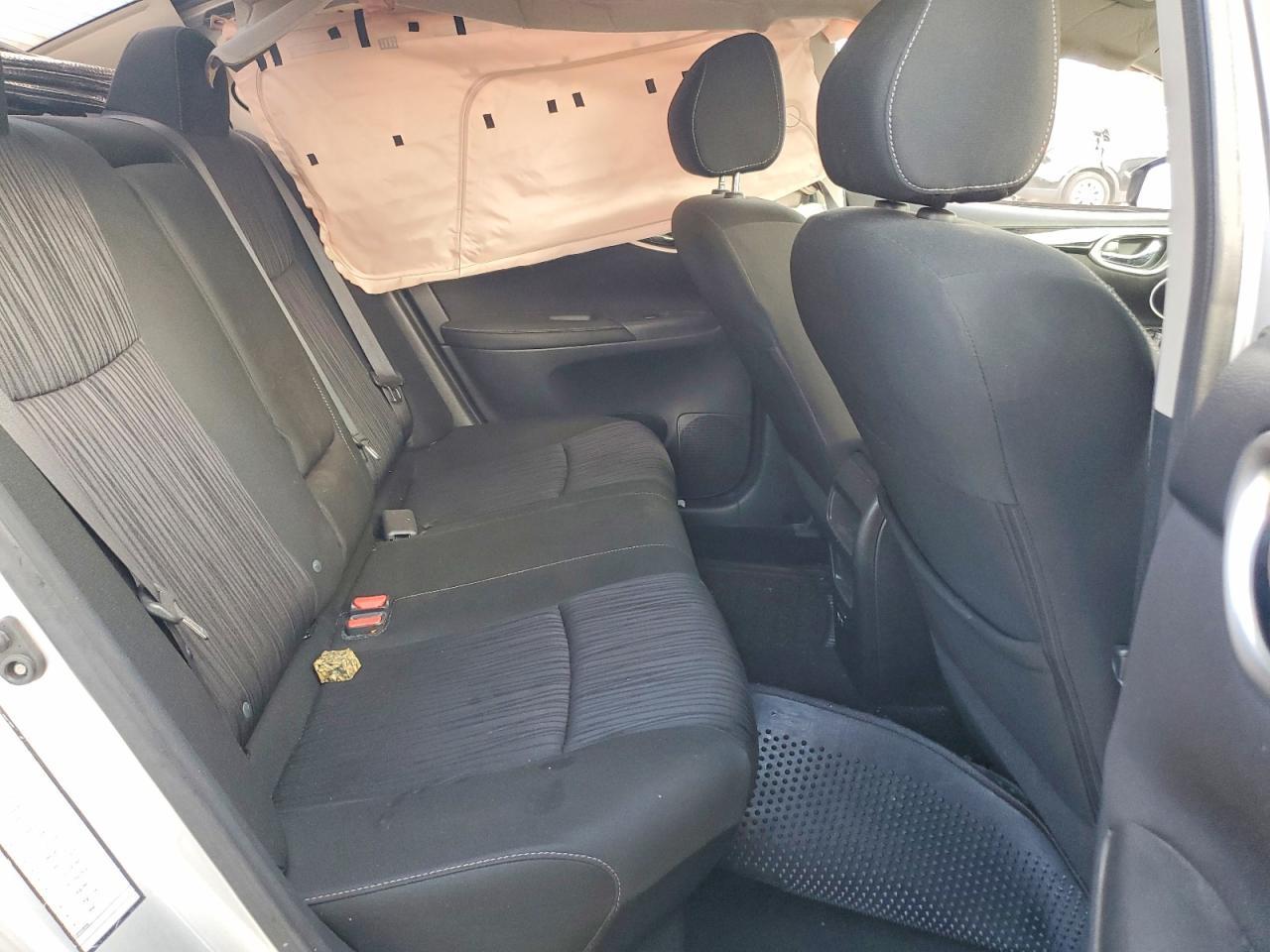 2019 Nissan Sentra S - zdjęcie 10
