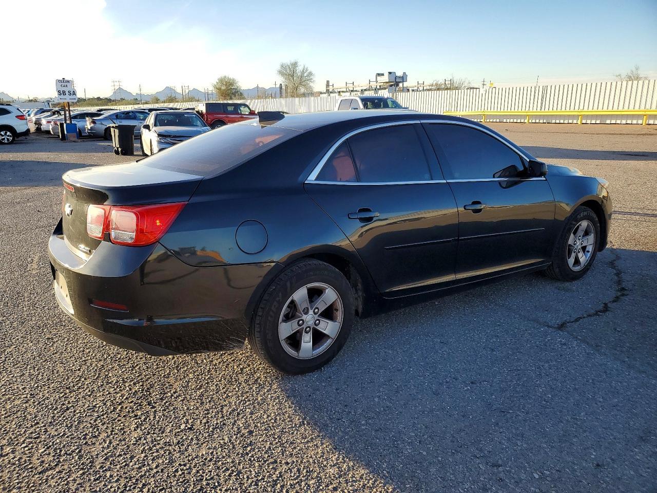 2015 Chevrolet Malibu Ls - zdjęcie 3