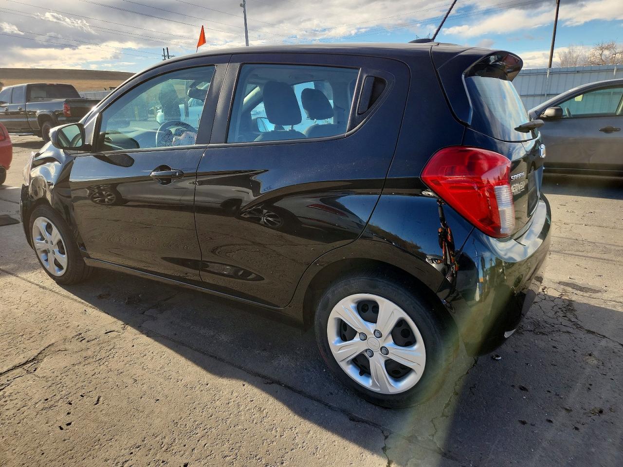 2019 Chevrolet Spark Ls - zdjęcie 2