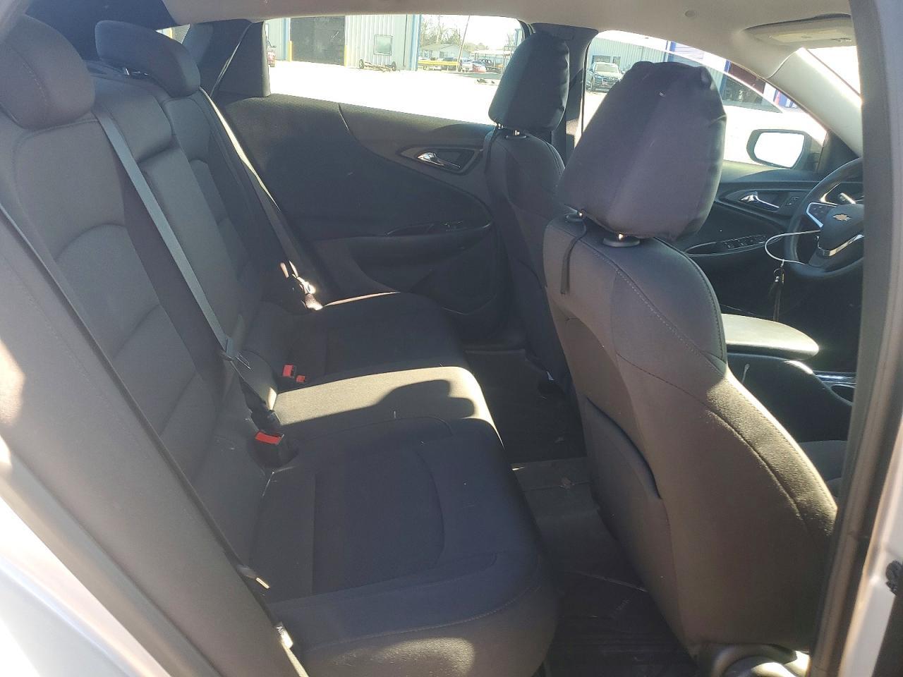 2018 Chevrolet Malibu Ls - zdjęcie 11