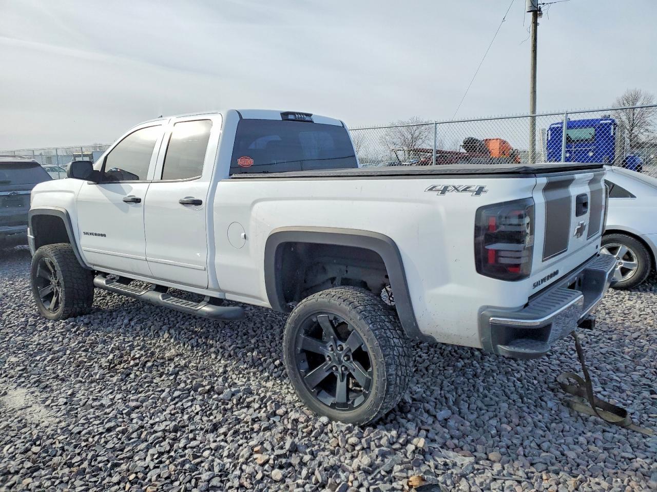 2015 Chevrolet Silverado K1500 Lt - zdjęcie 2