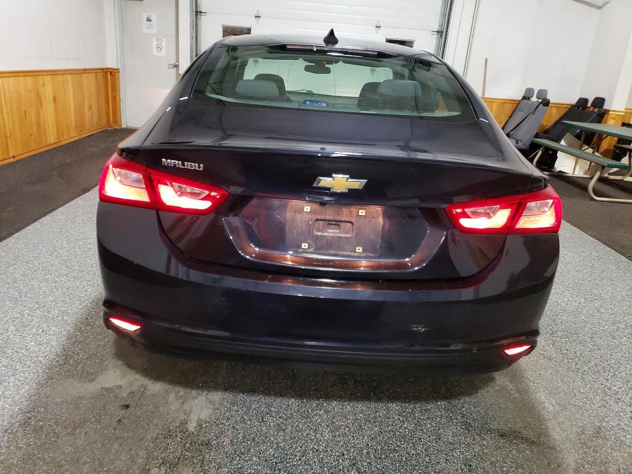 2022 Chevrolet Malibu Ls - zdjęcie 6