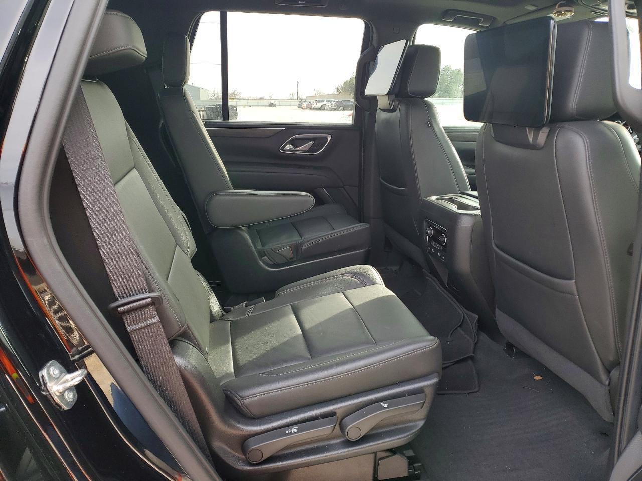 2021 Chevrolet Tahoe K1500 Z71 - zdjęcie 11