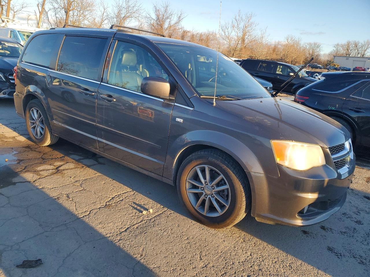 2014 Dodge Grand Caravan Sxt - zdjęcie 4
