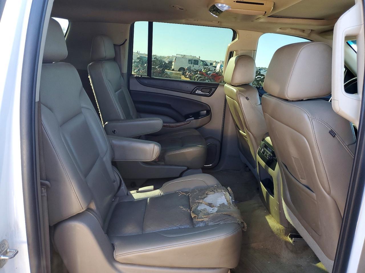 2015 Chevrolet Suburban C1500 Ltz - zdjęcie 11