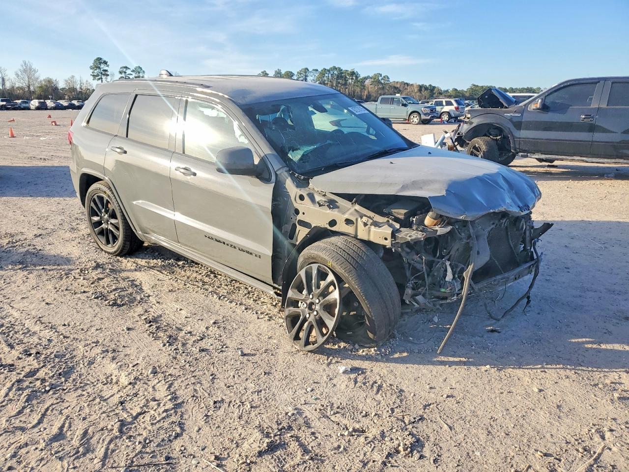 2021 Jeep Grand Cherokee Laredo - zdjęcie 4