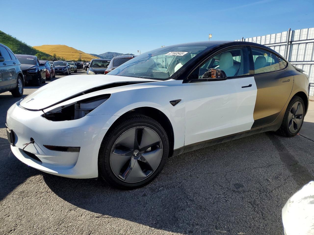 2020 Tesla Model 3 - zdjęcie główne