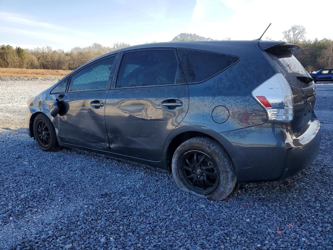 2013 Toyota Prius V - zdjęcie 2