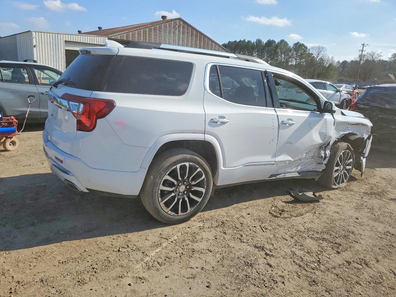 2020 GMC Acadia Denali - zdjęcie 3