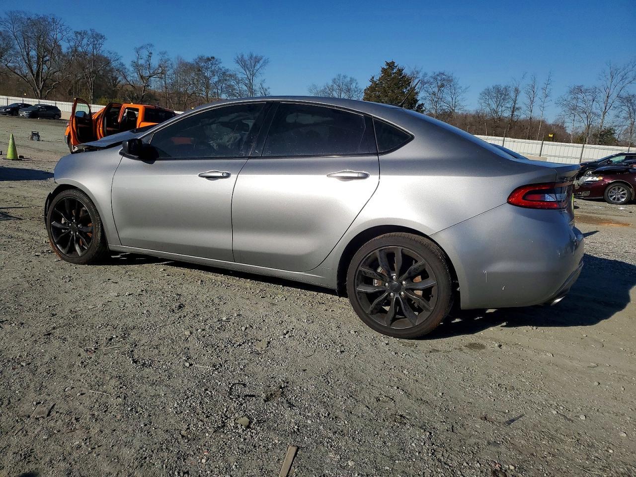 2016 Dodge Dart Sxt - zdjęcie 2