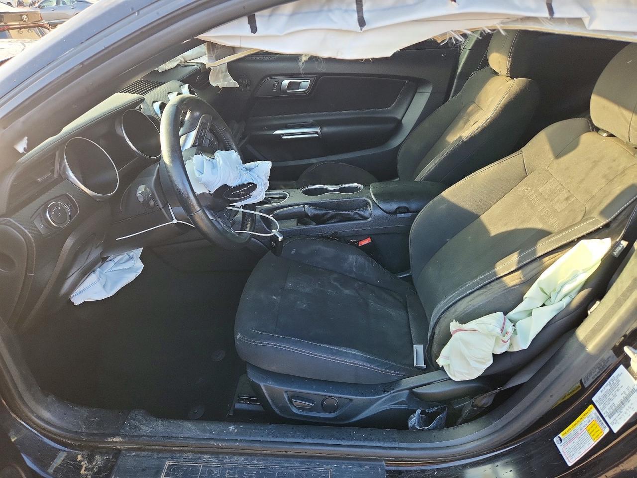 2021 Ford Mustang - zdjęcie 7