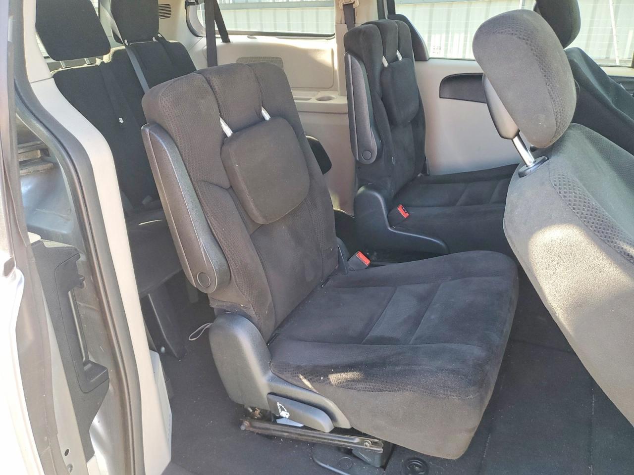 2016 Dodge Caravan Sxt - zdjęcie 11