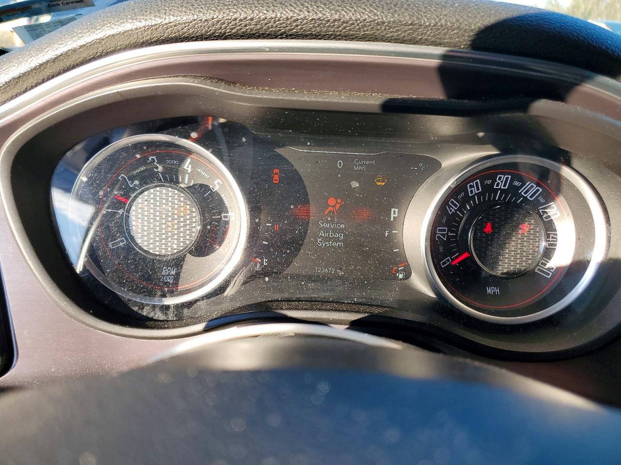 2016 Dodge Challenger Sxt - zdjęcie 9