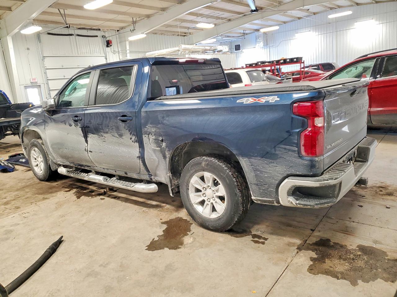 2023 Chevrolet Silverado K1500 Lt - zdjęcie 2