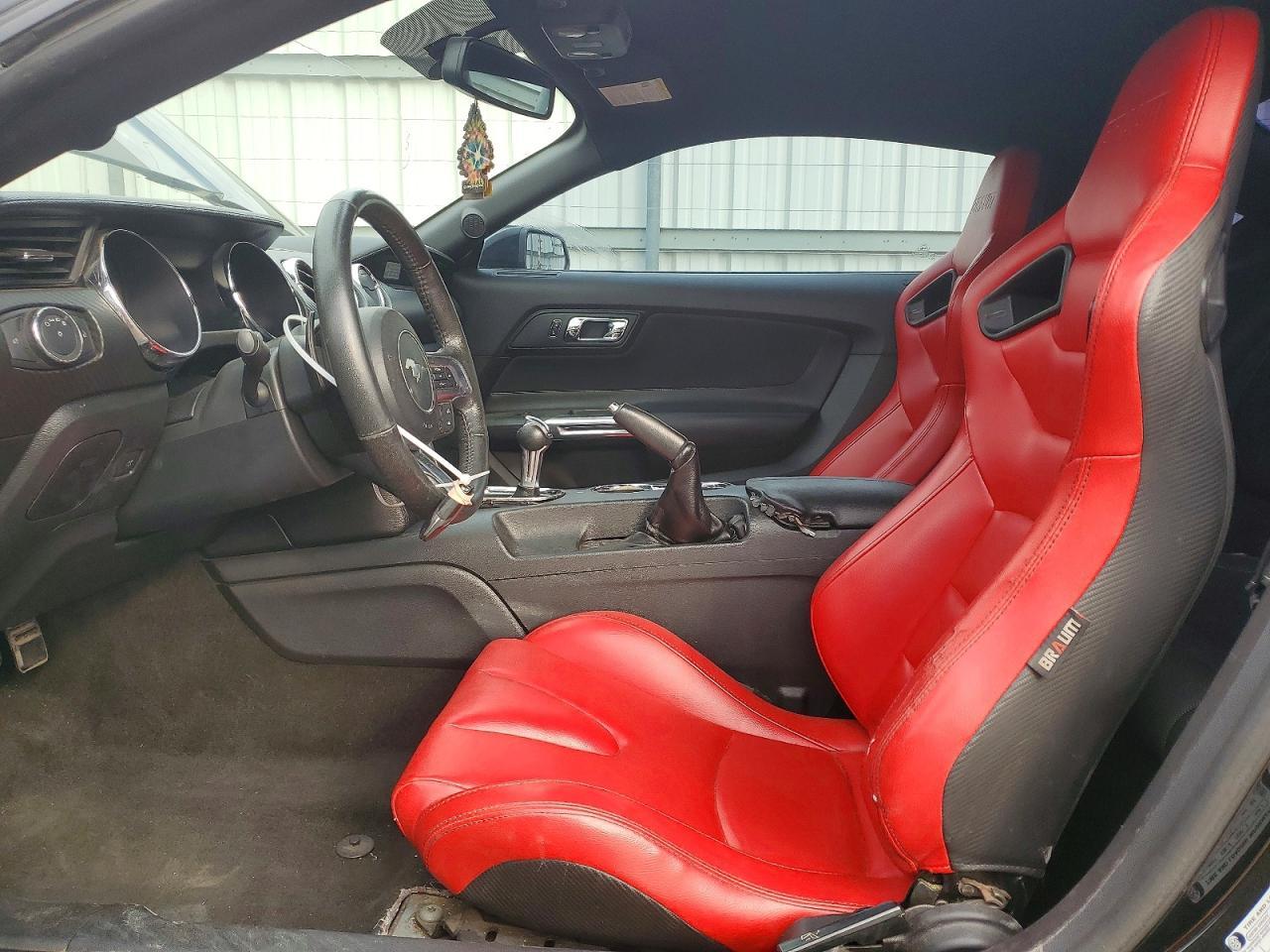 2016 Ford Mustang - zdjęcie 7