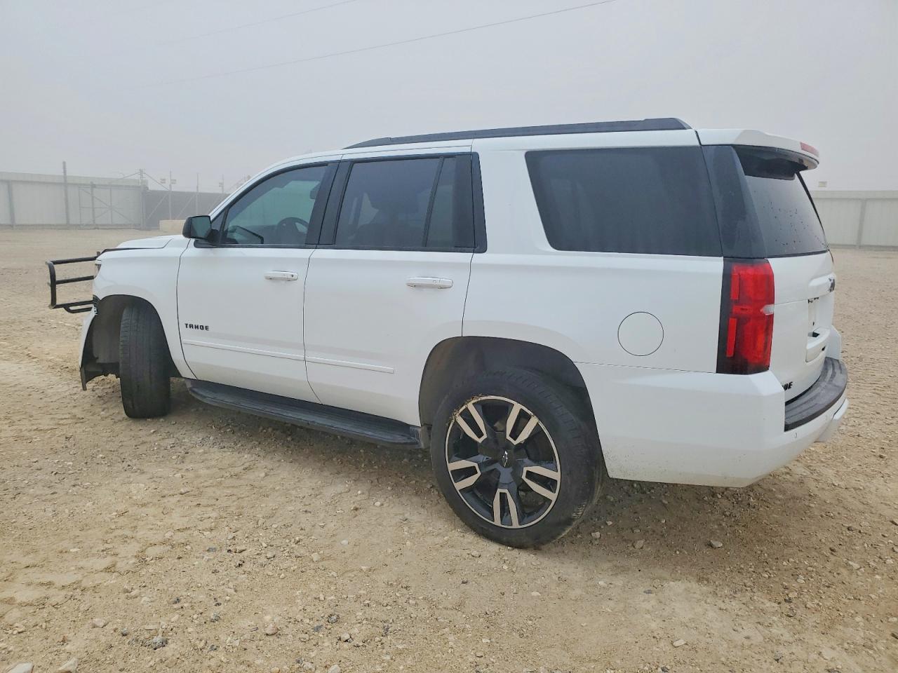 2018 Chevrolet Tahoe K1500 Premier - zdjęcie 2