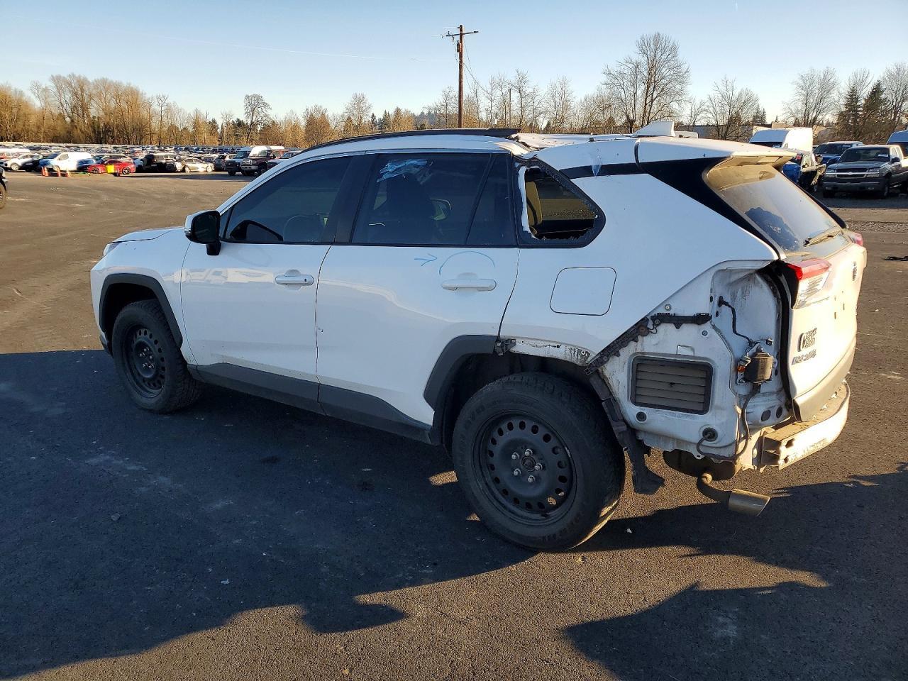 2022 Toyota Rav4 Xle - zdjęcie 2